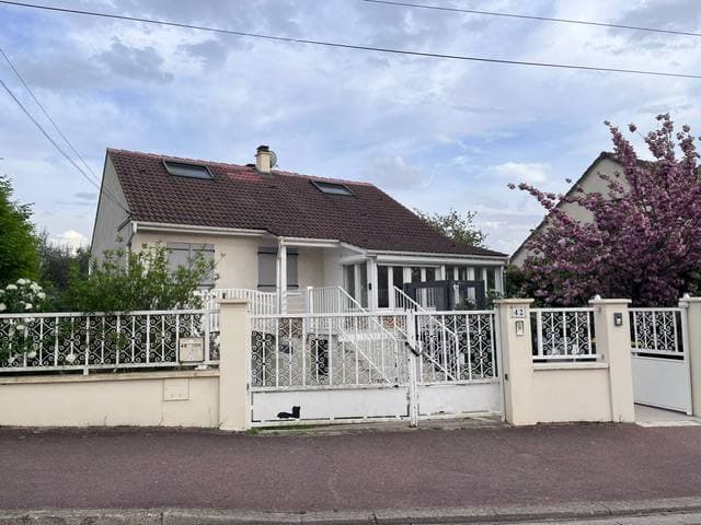 Façade du Cabinet Les Sourires d'Issou, 42 rue de la Gare